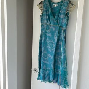 Beautiful dress floral sheer with lavender lining